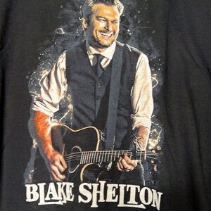 Blake Shelton tour shirt